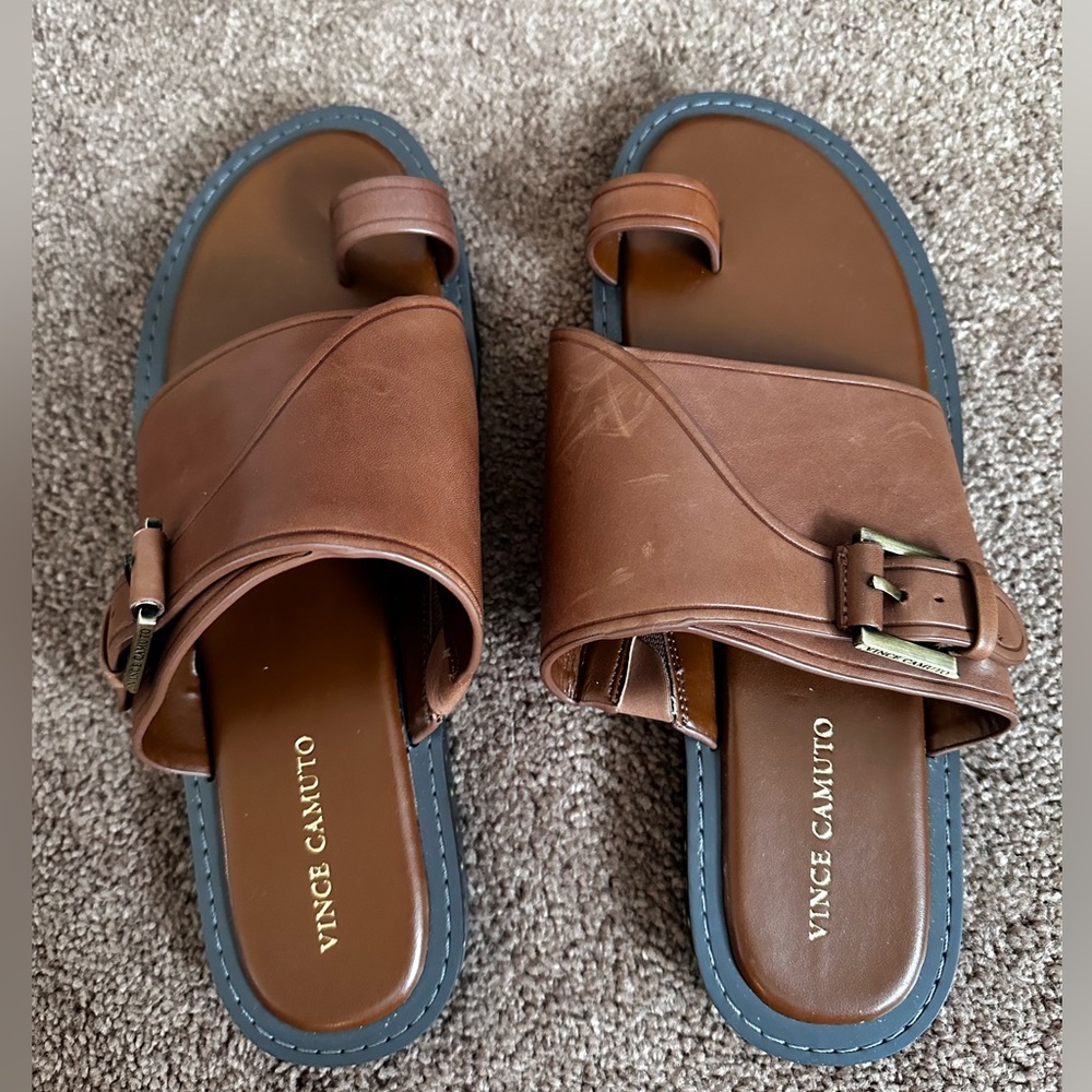 NWOT - Vince Camuto Cooliann Leather Studded Sandal Size 9